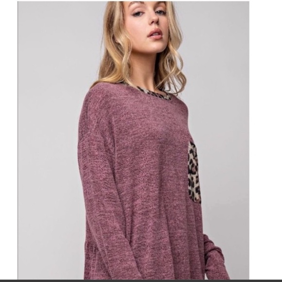 NWT Easel Purple with Tiger print trim and pocket. - Picture 3 of 3